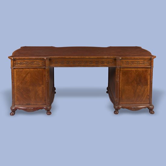 A Mahogany Serpentine Fronted Desk